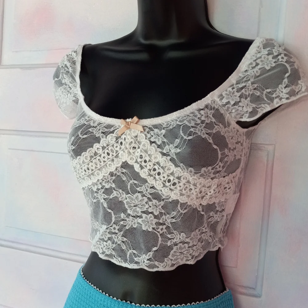 Gorg full lace scoop neck w accent bow crop top! nwot! - Picture 2 of 11